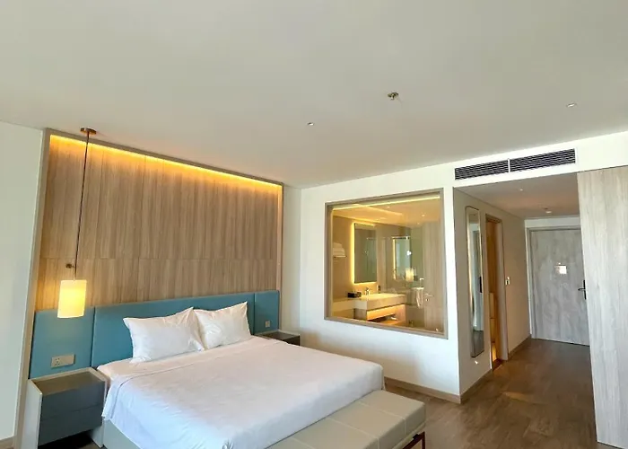 A La Carte Bay Seaside Apartment Ha Long