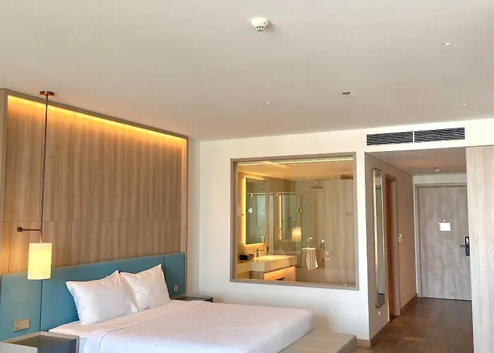 A La Carte Bay Seaside * Ha Long