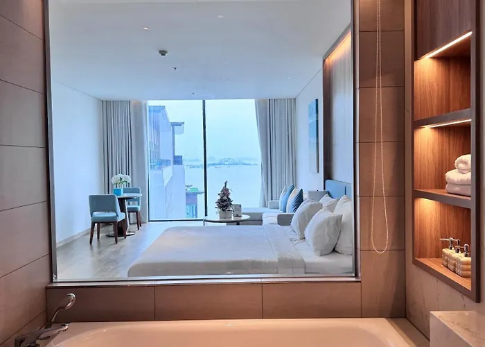 Apartment A La Carte Bay Seaside Ha Long