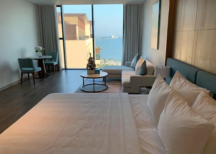 A La Carte Bay Seaside Apartment Ha Long